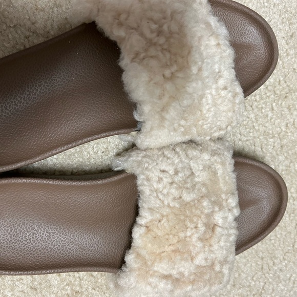 Cozy Shearling UGG Slide Sandals - Cream and Brown - Picture 4 of 6